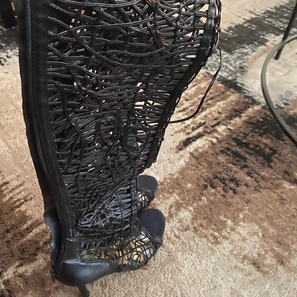 Stylish knee high boots - Picture 1 of 1